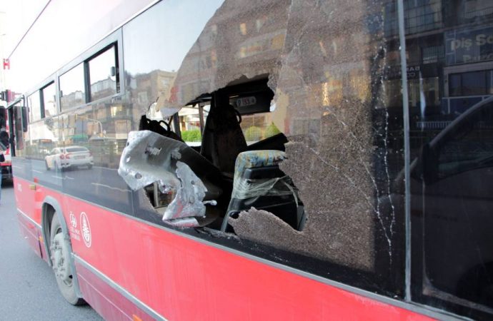İETT otobüsüne saplandı: Bir ölü