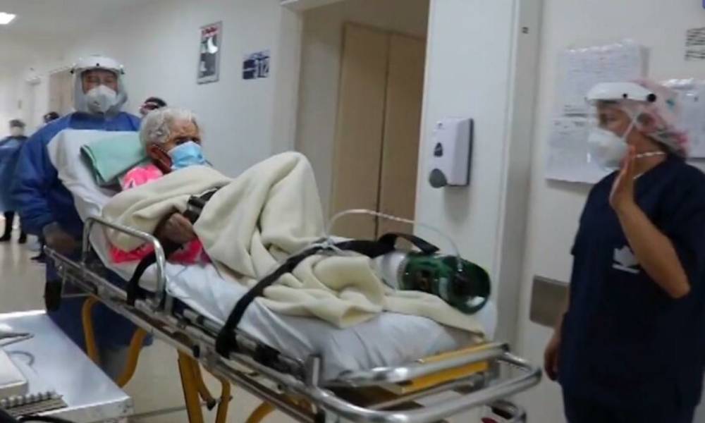 Koronayı 2 kez yenen 104 yaşındaki kadın taburcu edildi