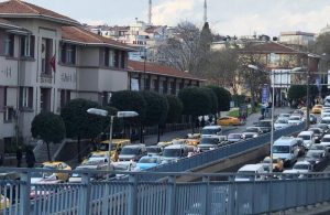 İstanbul’da kısıtlama öncesi trafik durdu