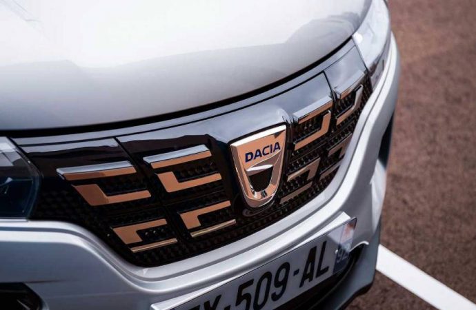 Dacia logo değiştirdi