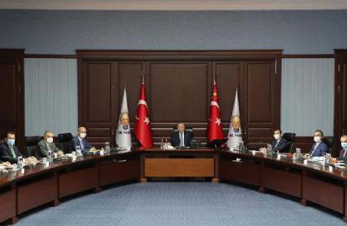 AKP MYK bildiri gündemiyle toplanıyor