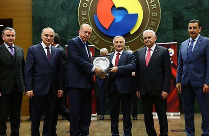 Sputnik V aşısını Türkiye’de üretmek için anlaşma yapan firma AKP’li çıktı!