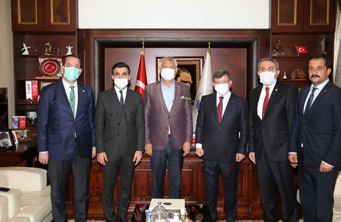 Ahmet Davutoğlu’ndan Başkan Zeydan Karalar’a nezaket ziyaret