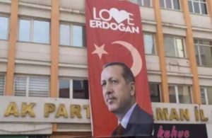 CHP şikâyet etti ‘Love Erdoğan’ pankartı da indirildi