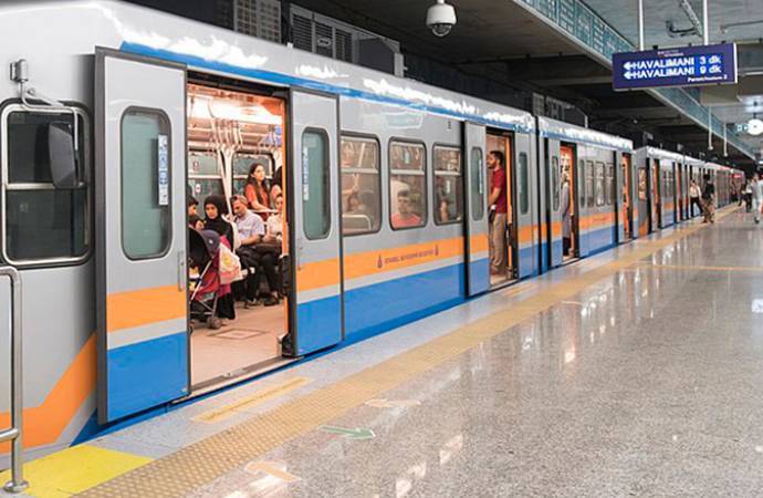 Mecidiyeköy metro istasyonu bakım onarım çalışmaları nedeniyle kapatıldı