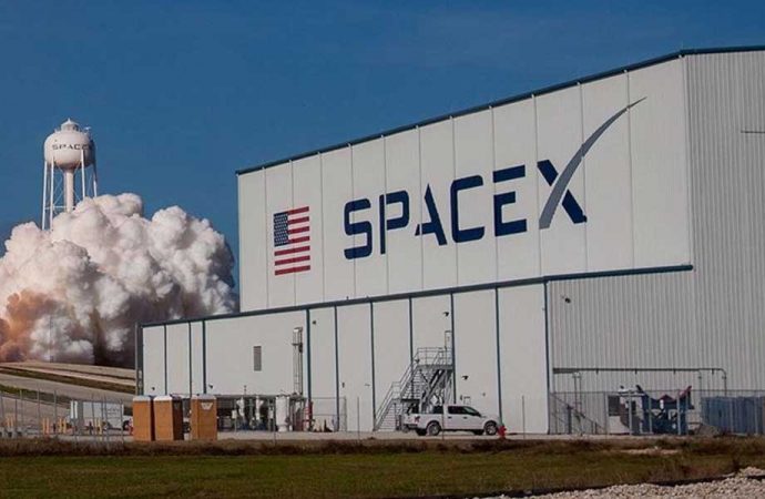 SpaceX’in 4 astronotu taşıyan ‘Crew Dragon’ mekiği Uluslararası Uzay İstasyonu’na ulaştı