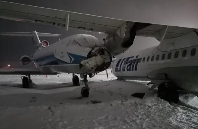 Rusya’da iki uçak kafa kafaya çarpıştı