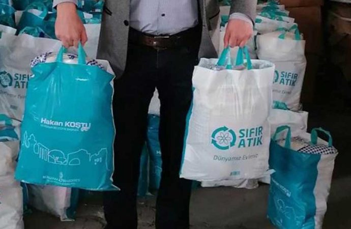 Skandal! AKP’li belediye deprem için topladığı yardımları 6 ay sonra Ramazan kolisi diye dağıttı