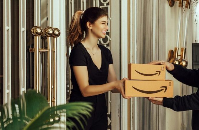 Amazon kadın çalışanlar tarafından sert eleştirilere maruz kalıyor