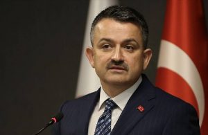 AKP’li isim Bakanı istifaya çağırdı