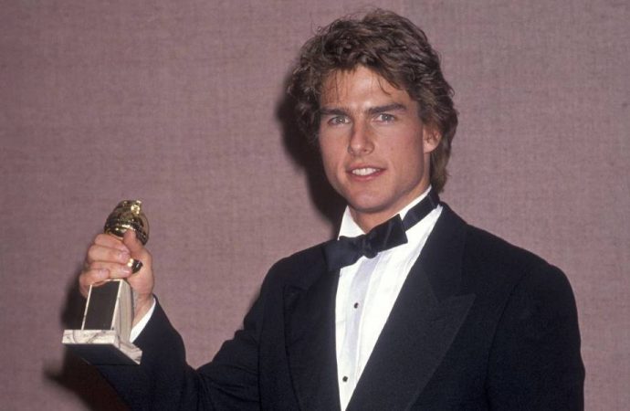 Tom Cruise üç ödülünü iade ediyor