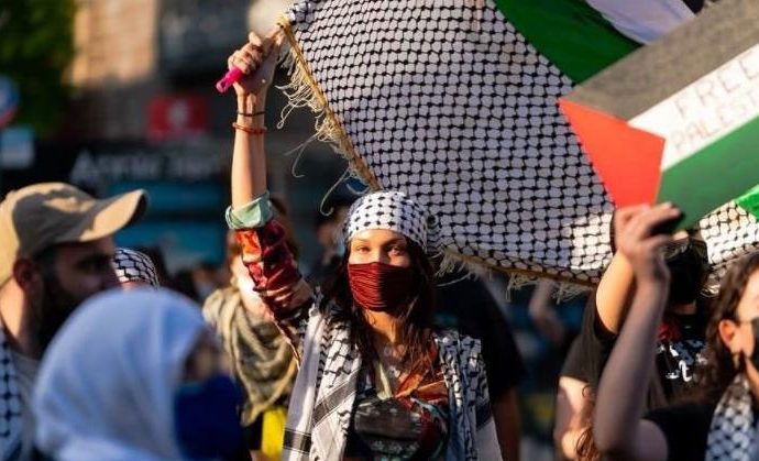 Filistin’e destek veren Bella Hadid’e İsrail’den tepki