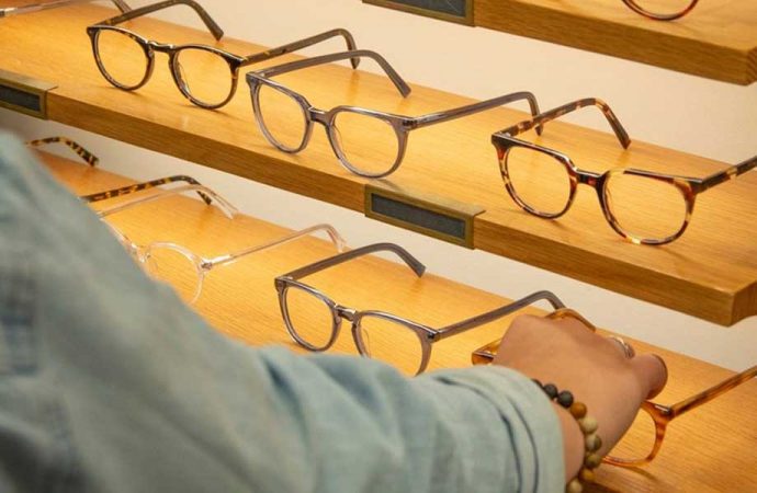 Tam kapanma tartışması: Gözlükçüler ticarethane değil