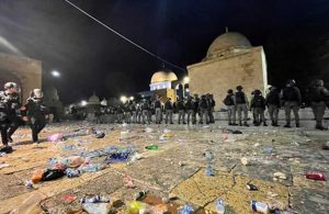 İsrail polisi Mescid-i Aksa’ya saldırdı! 178 Filistinli yaralandı