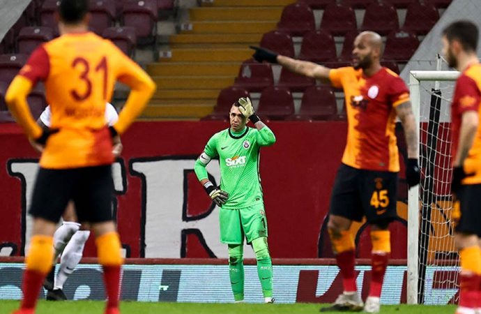UEFA kupasını Villarreal kazandı, Galatasaray yıkıldı!