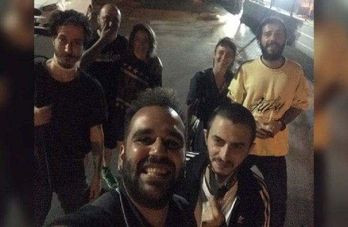 Müzik yasağını protesto eden sanatçı Ağaçkakan ve 6 kişiye gözaltı