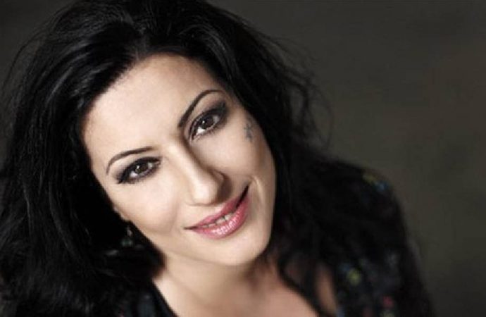 Şarkıcı Gülay kansere yakalandı