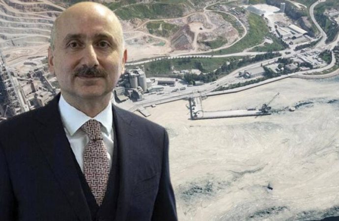 Bakan Karaismailoğlu’na göre Kanal İstanbul müsilajı ‘temizlermiş’