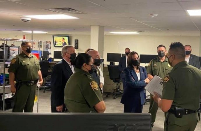 ABD Başkan Yardımcısı Kamala Harris’ten Meksika sınırına ziyaret