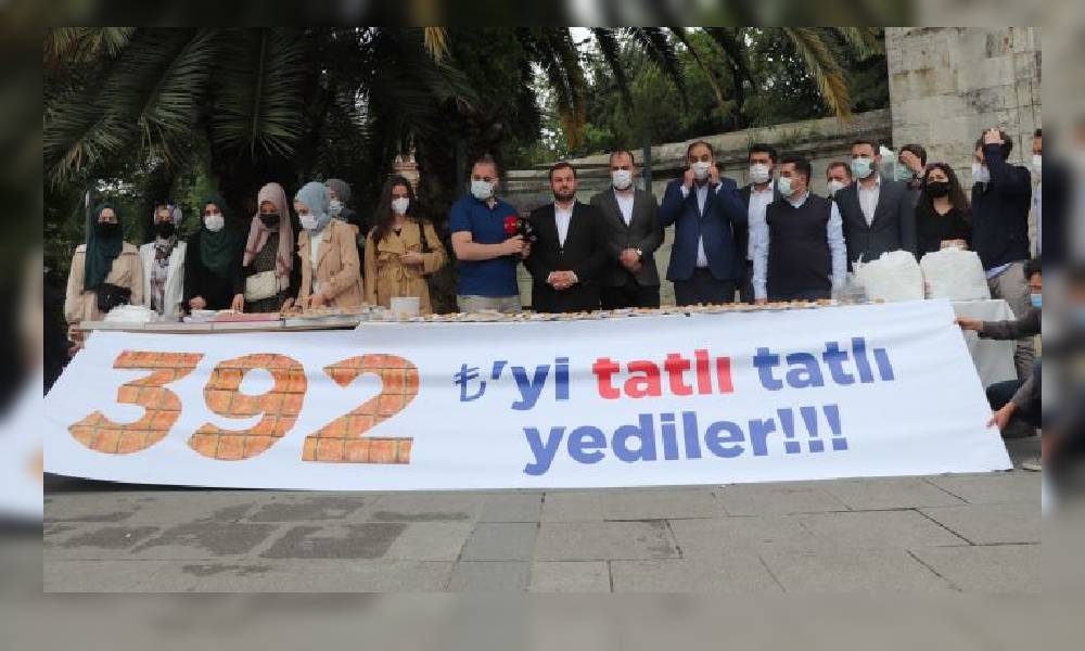AKP’lilerden İBB’ye ‘israf’ protestosu