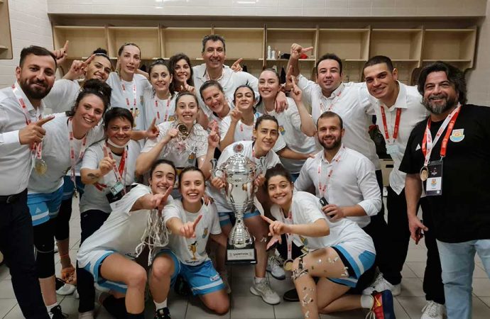 Kadınlar Bölgesel Basketbol Ligi’nin şampiyonu Tarsus Belediyesi
