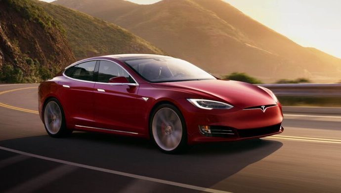 Tesla Model S Plaid üstün özelliklerle geliyor