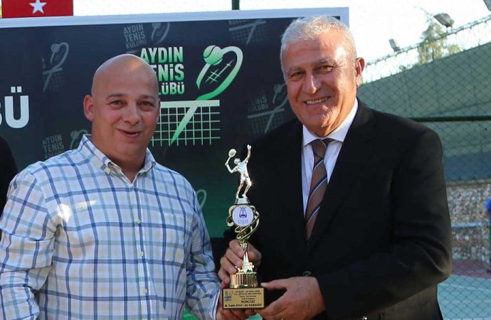 Efeler Belediyesi Tenis Turnuvası ödülleri sahiplerini buldu