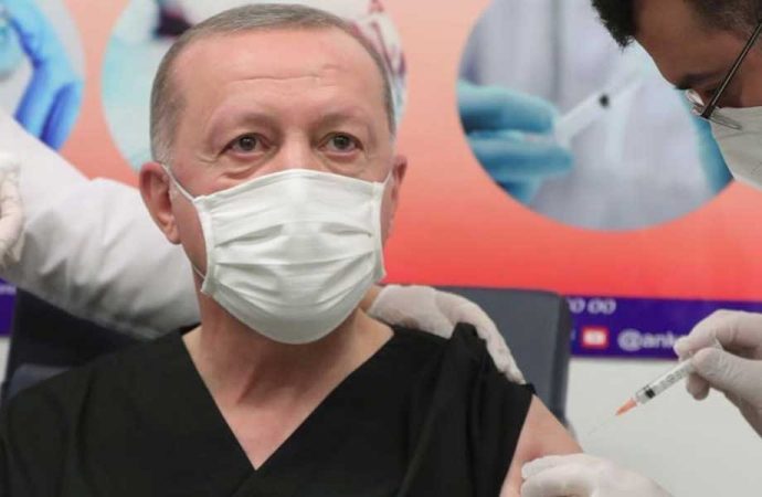 İstifa eden Bilim Kurulu üyesi Erdoğan’ın 3. dozunun sırrını açıkladı