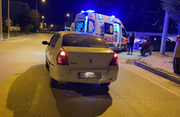 Bursa’da iki otomobil çarpıştı: 3 yaralı