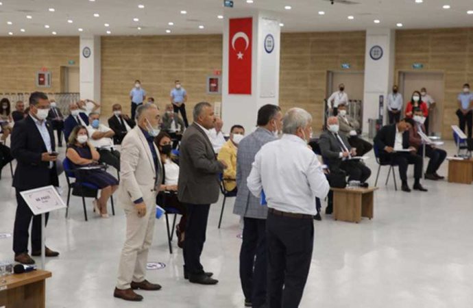 Atatürk’e hakaret eden imama tepki gösterilince AKP ve MHP grubu salonu terk etti!