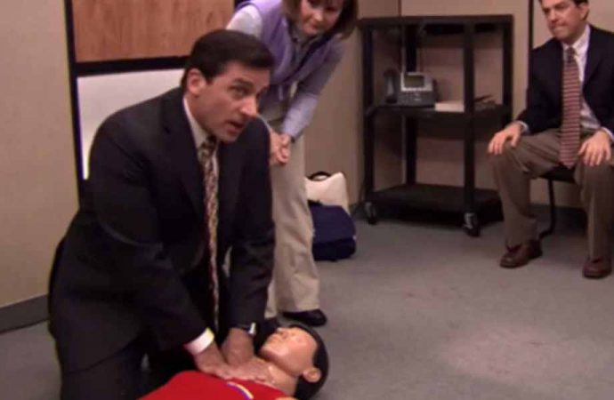 The Office hayranı baba, kalp masajı sahnesini hatırlayarak kızının hayatını kurtardı
