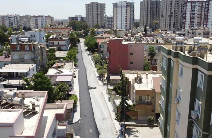 Tarsus’ta yol onarım ve asfaltlama çalışmalarına devam ediliyor