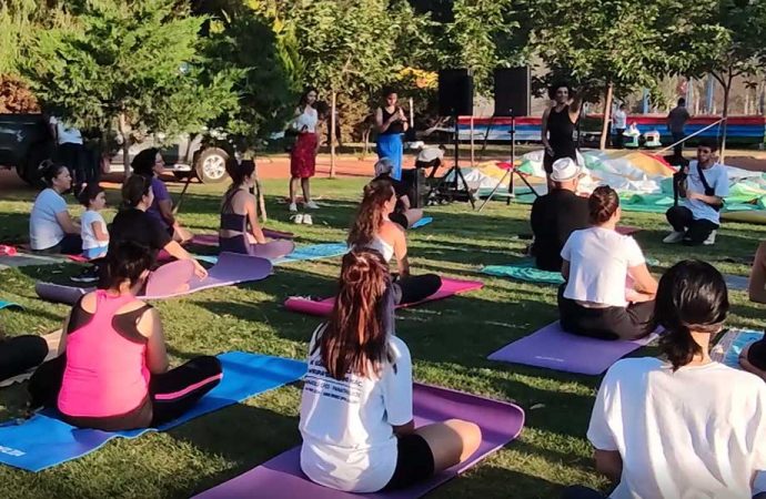 Kuşadası Belediyesi’nden Dünya Yoga Günü etkinliği
