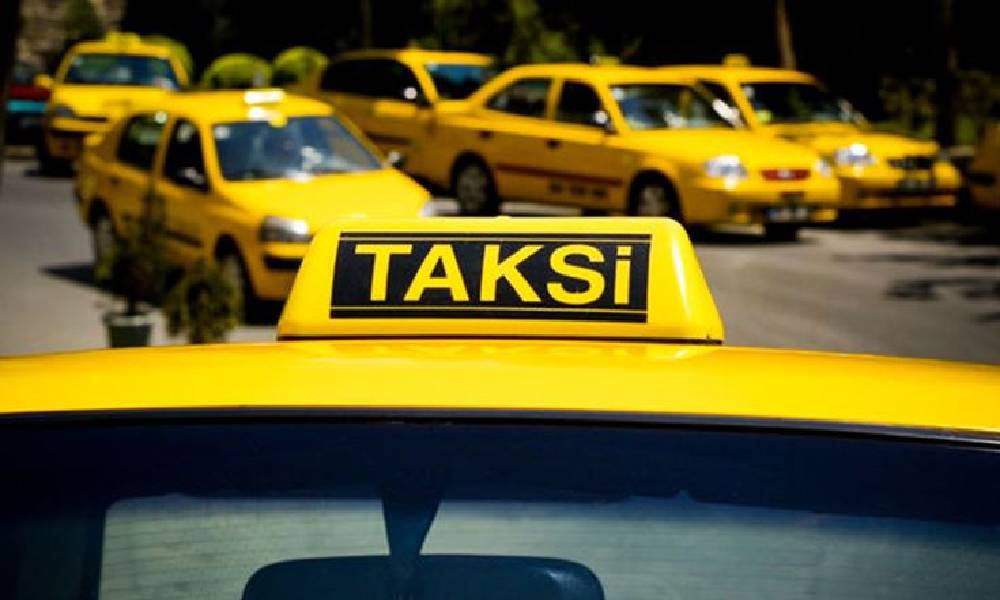 İBB, fazla ücret aldığı iddia edilen 400 taksiyi bağladı