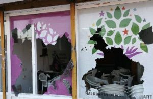 FETÖ iddiası! Marmaris’te HDP binasına saldırıda ‘azmettirici’ gözaltına alındı