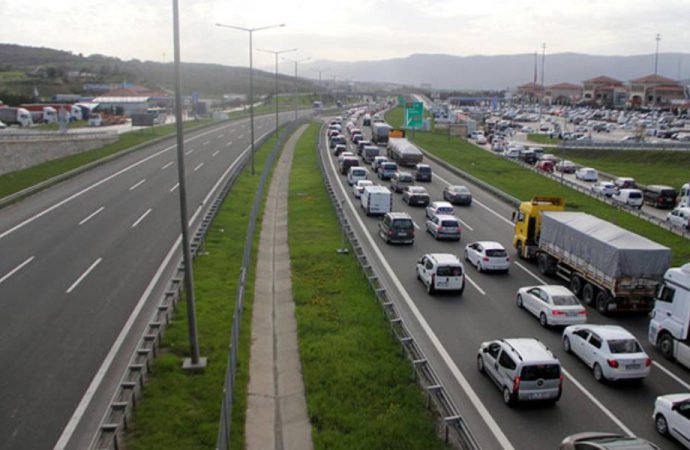 TEM’in İstanbul yönü 1 aylığına trafiğe kapatıldı!