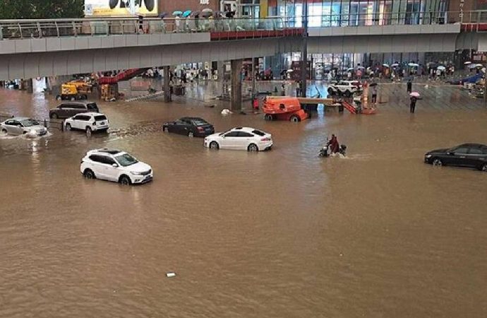 Çin’de 60 yılın en fazla yağışı: 33 kişi hayatını kaybetti