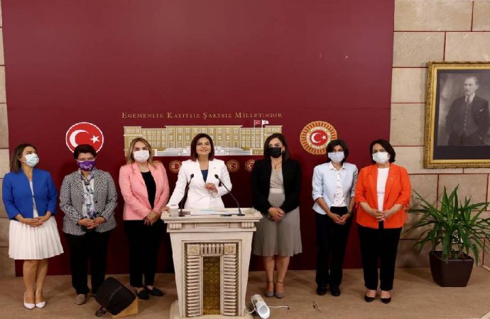 CHP’li kadın milletvekilleri İstanbul Sözleşmesi’nin feshedilmesine tepki gösterdi