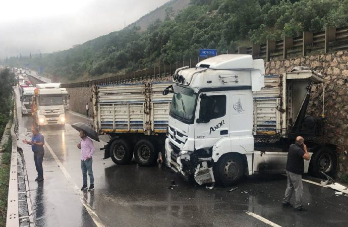 D-100 Karayolu’nda kaza: Ankara istikameti trafiğe kapandı