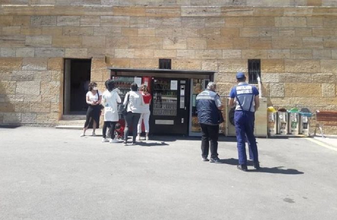 Tepki toplamıştı: Anıtkabir’e yapılan yiyecek- içecek otomatları kaldırılıyor