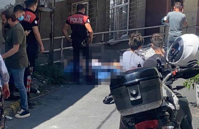 Beyoğlu’nda aileleri barıştırma toplantısına silahlı saldırı: 3 ölü