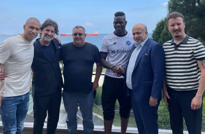 Mario Balotelli, resmen Adana Demirspor’da!