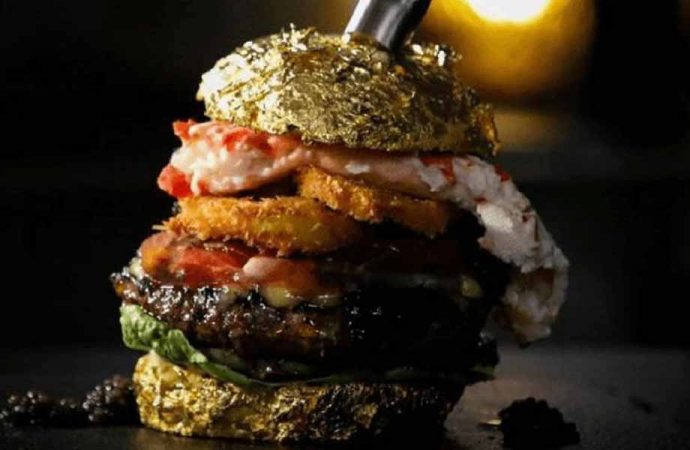 Dünyanın en pahalı burgeri! Fiyatı dudak uçuklattı