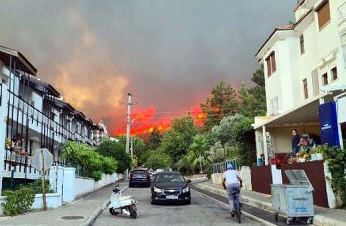 Yunanistan: Ülkemizdeki yangınlara rağmen Türkiye’ye yardım teklifimiz halen geçerli