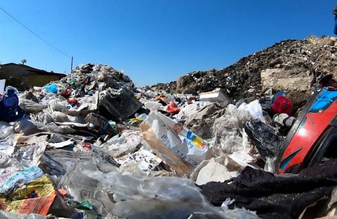 Plastik atık ithalatıyla ilgili karar baskıyla kaldırıldı iddiası