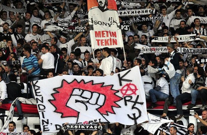 Beşiktaş’ın çArşı grubu hakim karşısında: Mustafa Kemal’in askerleriyiz