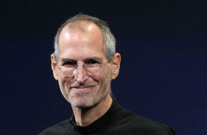 Steve Jobs’un 48 sene önceki iş başvuru metni NFT olarak satışa çıkarıldı