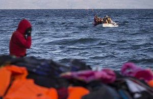 Akdeniz’de göçmenleri taşıyan bot battı: 43 ölü
