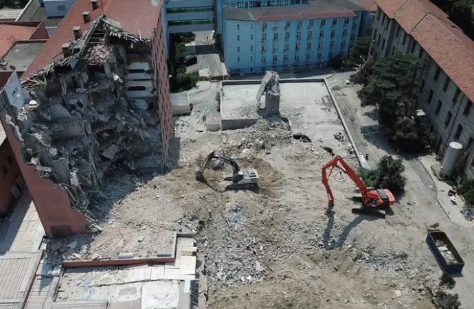 Haydarpaşa Numune Hastanesi’nde yıkıma başlandı