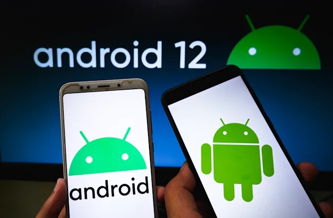 Samsung Android 12 güncellemesi için kolları sıvadı